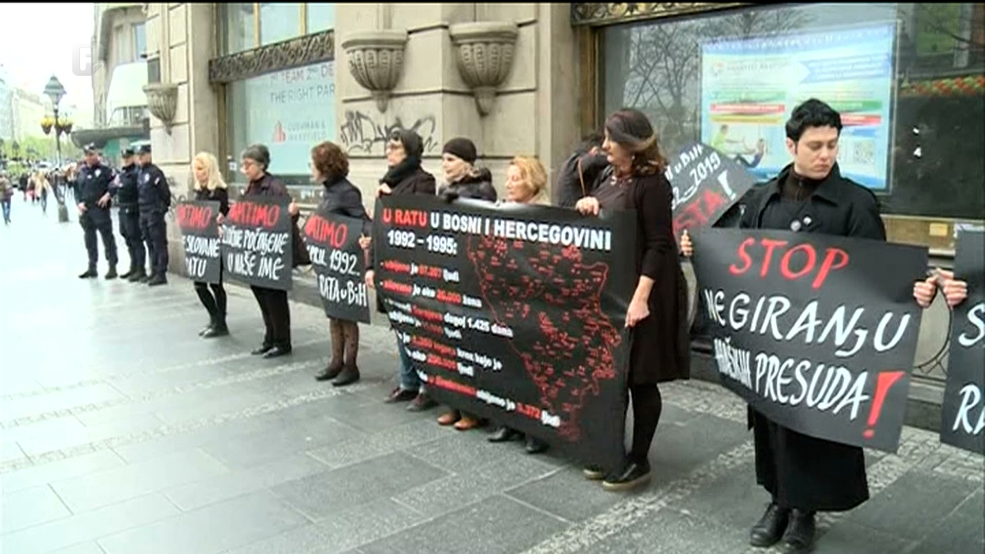 30 godina Žena u crnom